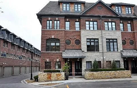 10 Powseland Cres — Photo 1