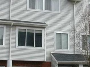 29 Commodore Dr, Staten Island, NY 10309