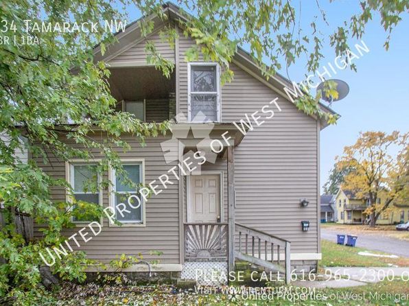 934 Tamarack Ave NW
