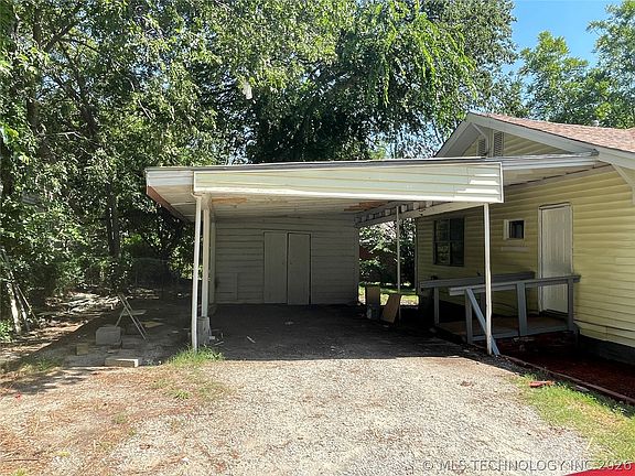 4th image of 500 W 16th St