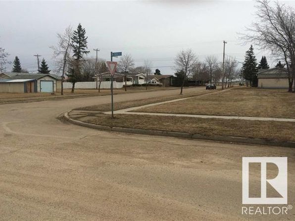 4817 50th St, Lamont, AB T0B 2R0