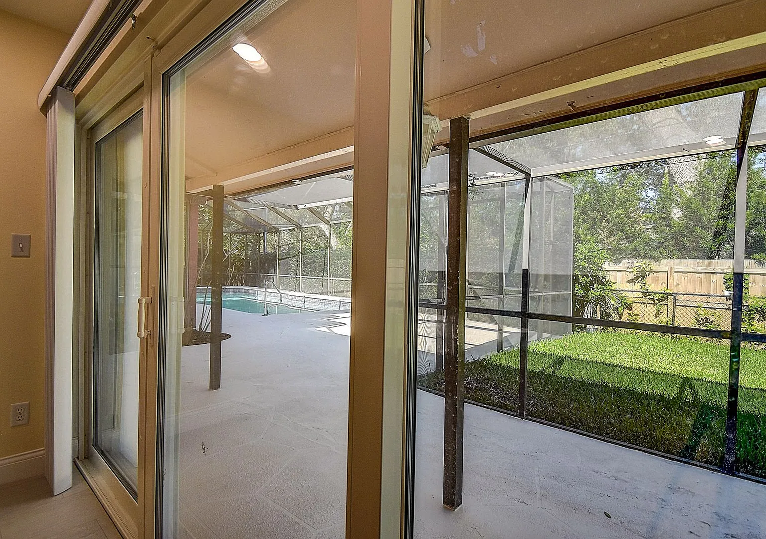 Luxurious 4 bedroom, 3 bath pool home. — Photo 3