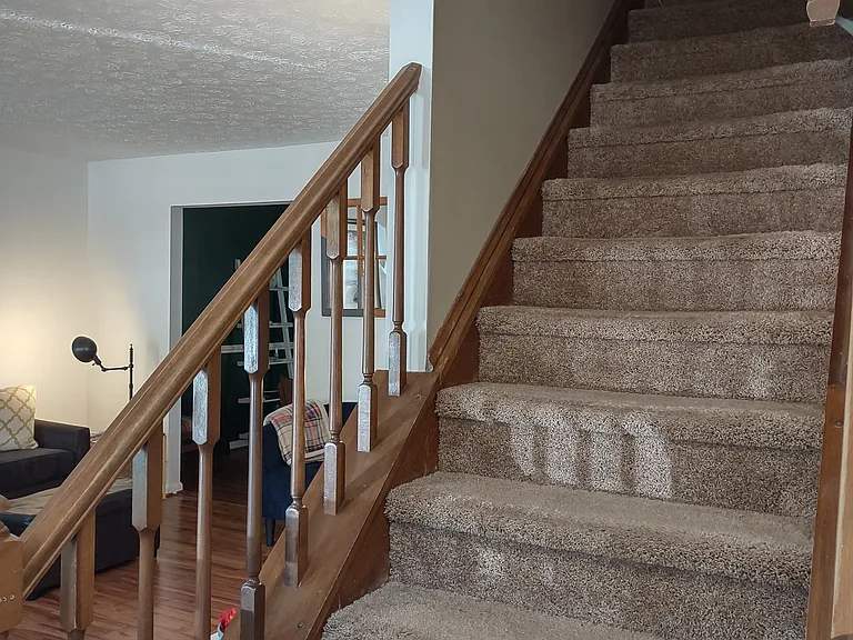 This photo has not been altered in any way: no edits or filters have been applied to try to deceive the viewer by having the room appear larger or brighter than it actually is.