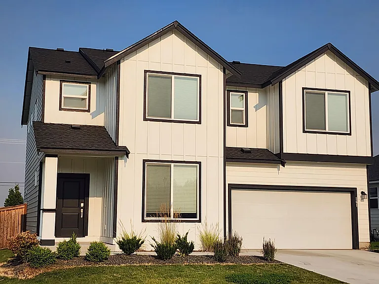 161 E Burdock Loop — Photo 1