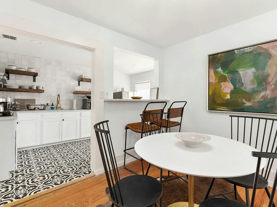 110 E Craig Pl #1