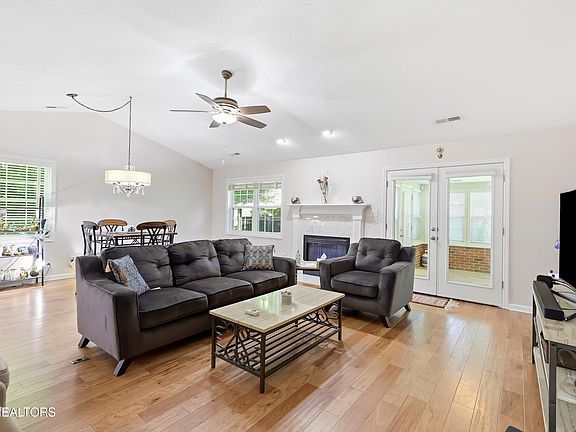 4th image of 11051 Anchorage Cir