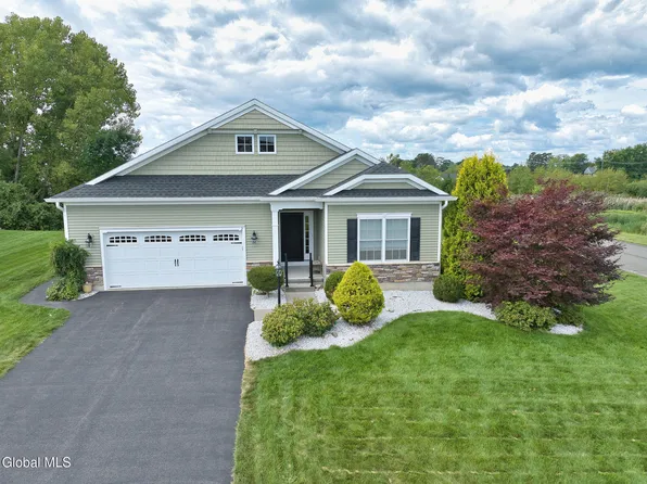 2 Julia Circle, Mechanicville, NY 12118