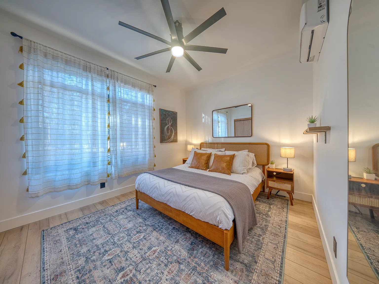 3 bed, 1.5 bath, 1100 sqft, $2,750 — Photo 3