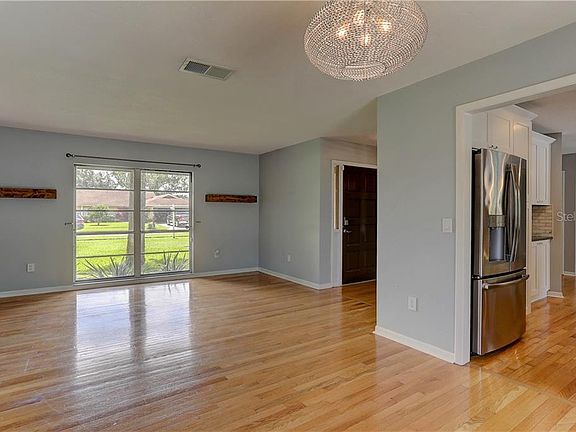 3rd image of 1032 Sylvia Ln
