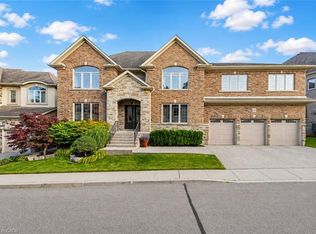 258 Edgewater Cres #3, Kitchener, ON N2A 4M2