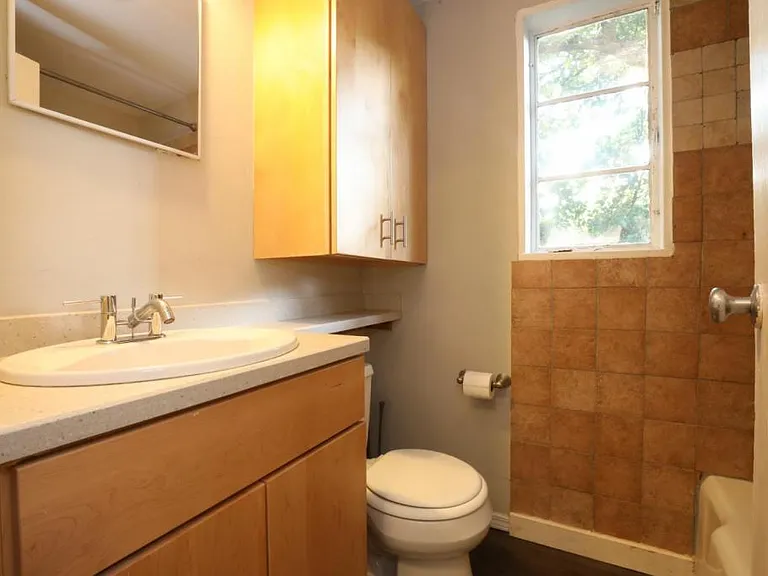 849 Bryan St — Photo 17