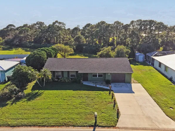 1422 SE ARENSON Lane, Port St Lucie, FL 34952