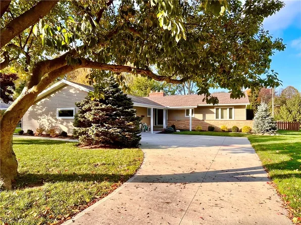 31312 Tuttle Dr, Bay Village, OH 44140