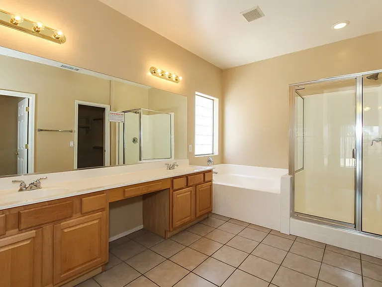 5245 W Bowker St — Photo 7