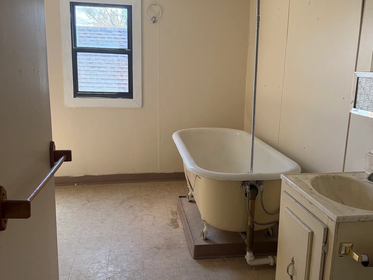 2 bed, $700 — Photo 3
