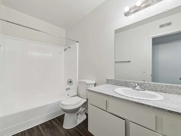 Belinda Apartment Homes — Photo 17