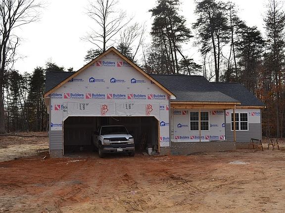 3rd image of 928 River Rd