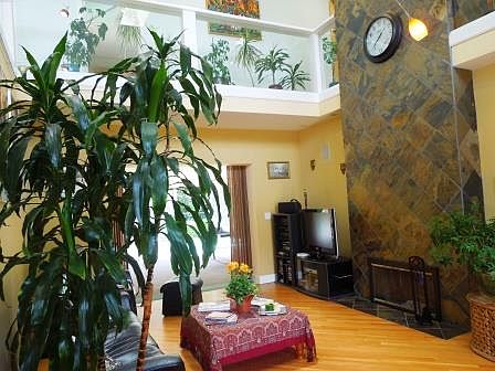 1st image of 3093 Oakes Dr