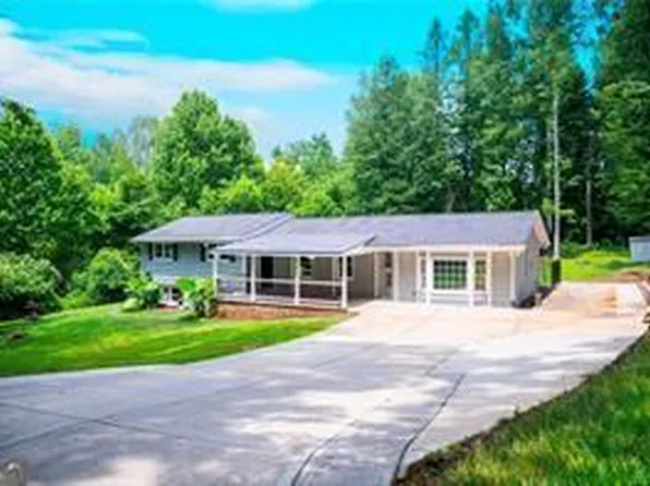 241 Sarann Ct NW, Lilburn, GA 30047