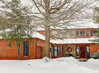 922 Pinewood View Rd, Northfield, OH 44067