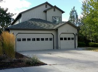 3133 SW 35th St, Redmond, OR 97756