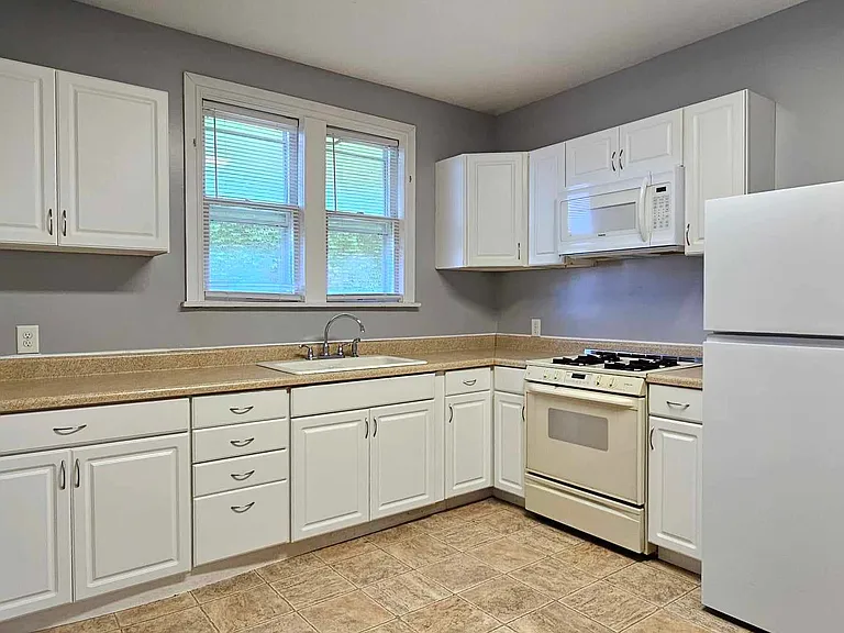 2408 Franklin St #1 — Photo 6
