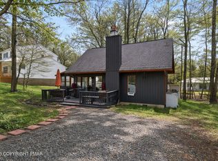 9205 Westwood Dr, Tobyhanna, PA 18466