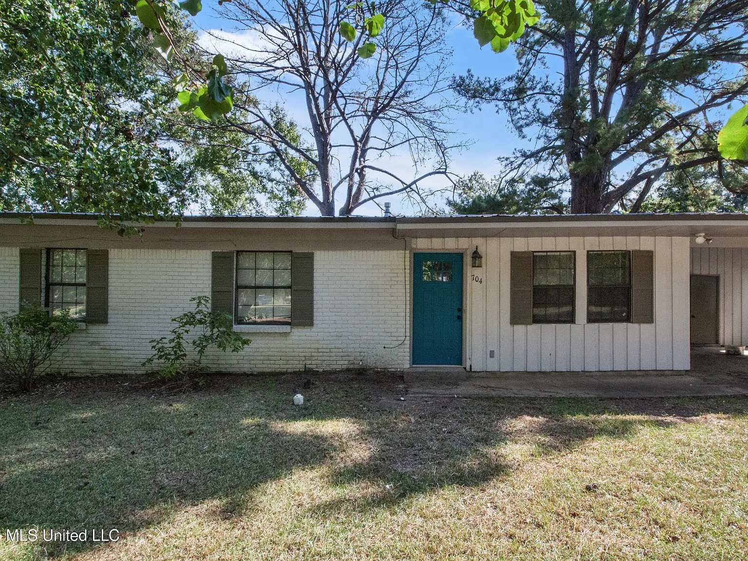 3 bed, 2.0 bath, 1260 sqft, $1,850 — Photo 2