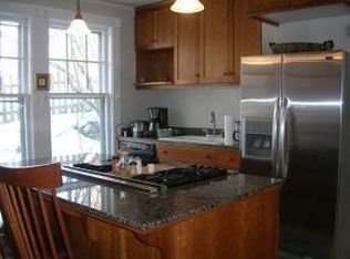 11 High St, Peterborough, NH 03458