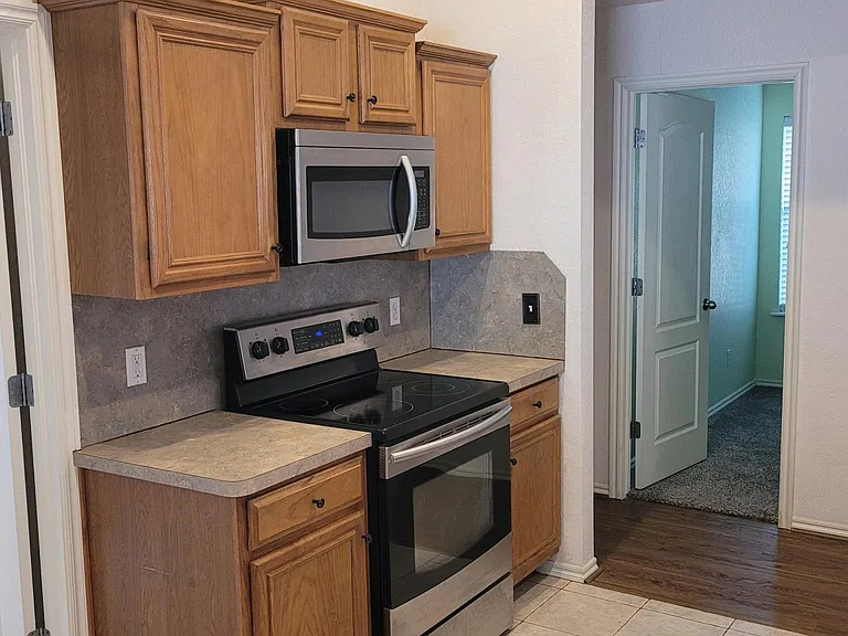 705 Shadowhill St — Photo 10