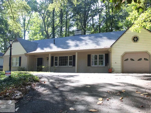 129 Acorn Ln, Danville, VA 24541
