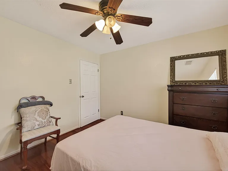 8203 Paddington Place Dr — Photo 17