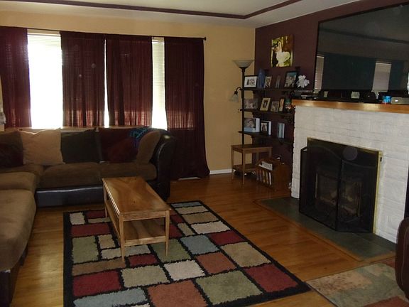 4th image of 10607 Newman Ave SW