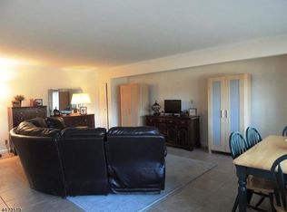 152 Oldwick Rd, Whitehouse Station, NJ 08889