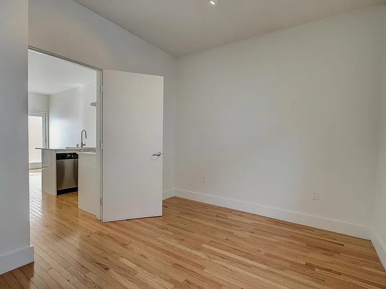 427 1/4 N Vendome St #427.25 — Photo 21