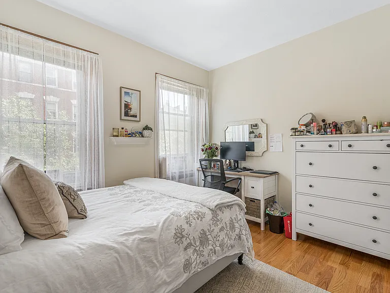 422 Hanover St #3 — Photo 13