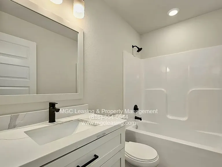 267-277 Persimmon Rd — Photo 10