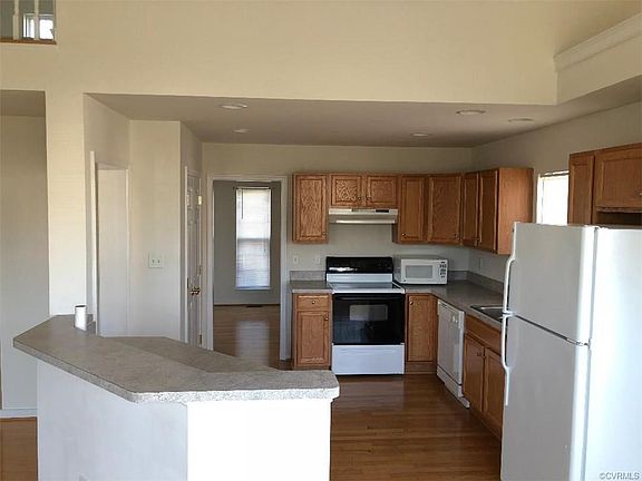 3rd image of 212 Ashbury Hills Dr