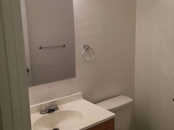 3rd image of 1425 S Central St APT 3