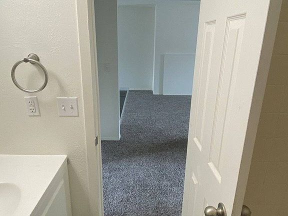 5th image of 865 Hathaway Dr #B