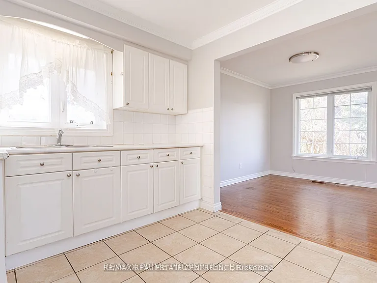 492 Pinegrove Rd — Photo 36