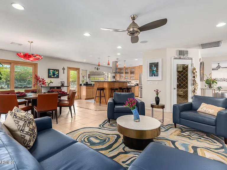 2909 E Las Rocas Dr — Photo 4