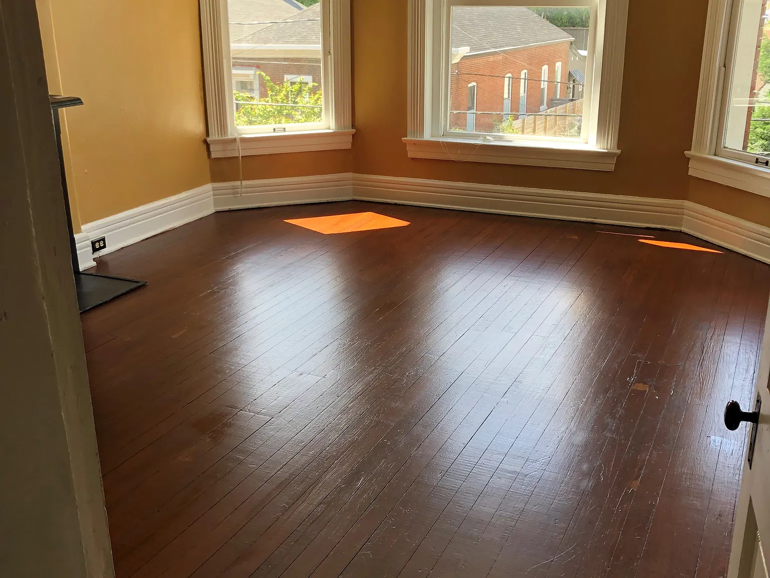 1 bed, 1.0 bath, 1200 sqft, $1,200 — Photo 2