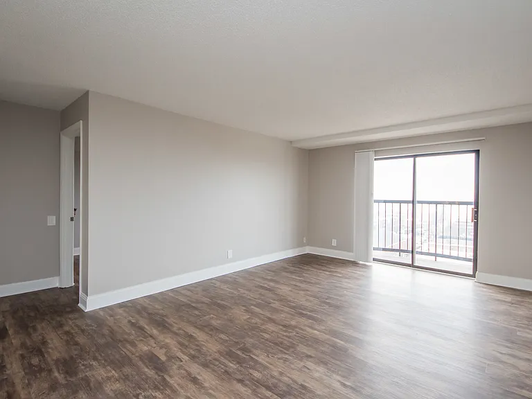 Park Plaza Apartments — Photo 17