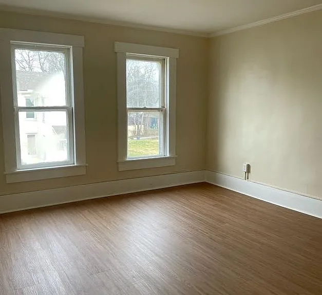 822 E Sycamore St — Photo 11