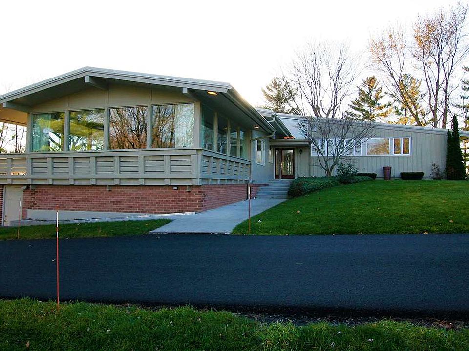 1st image of 706 Wakefield Cir