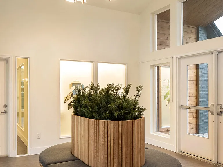 Cedar House — Photo 15