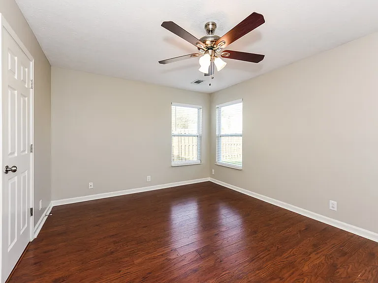 2900 Summer Hollow Ct — Photo 8