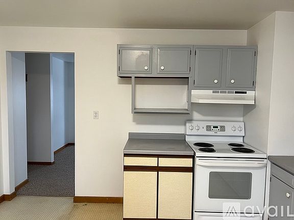 4th image of 1327 Greenfield Ave