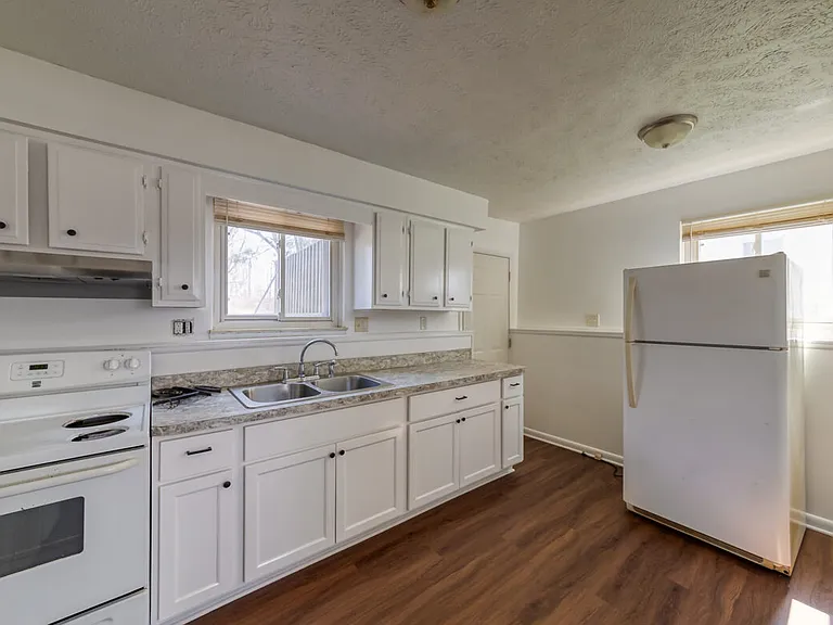 6315 Grovenburg Rd — Photo 1